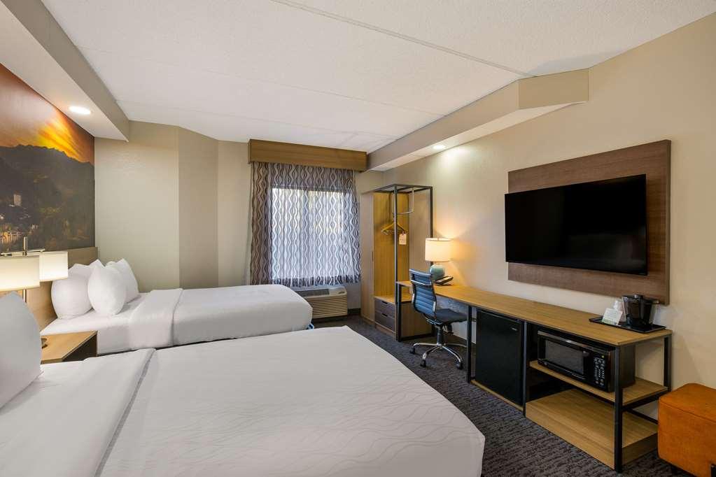Clarion Pointe Sevierville-Pigeon Forge الغرفة الصورة