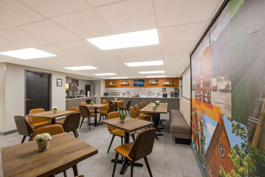 Clarion Pointe Sevierville-Pigeon Forge المطعم الصورة